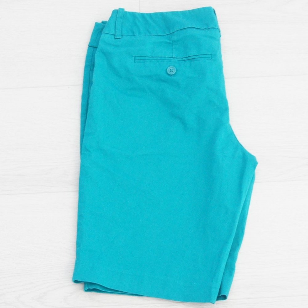 Shorts - Picture 2 of 3